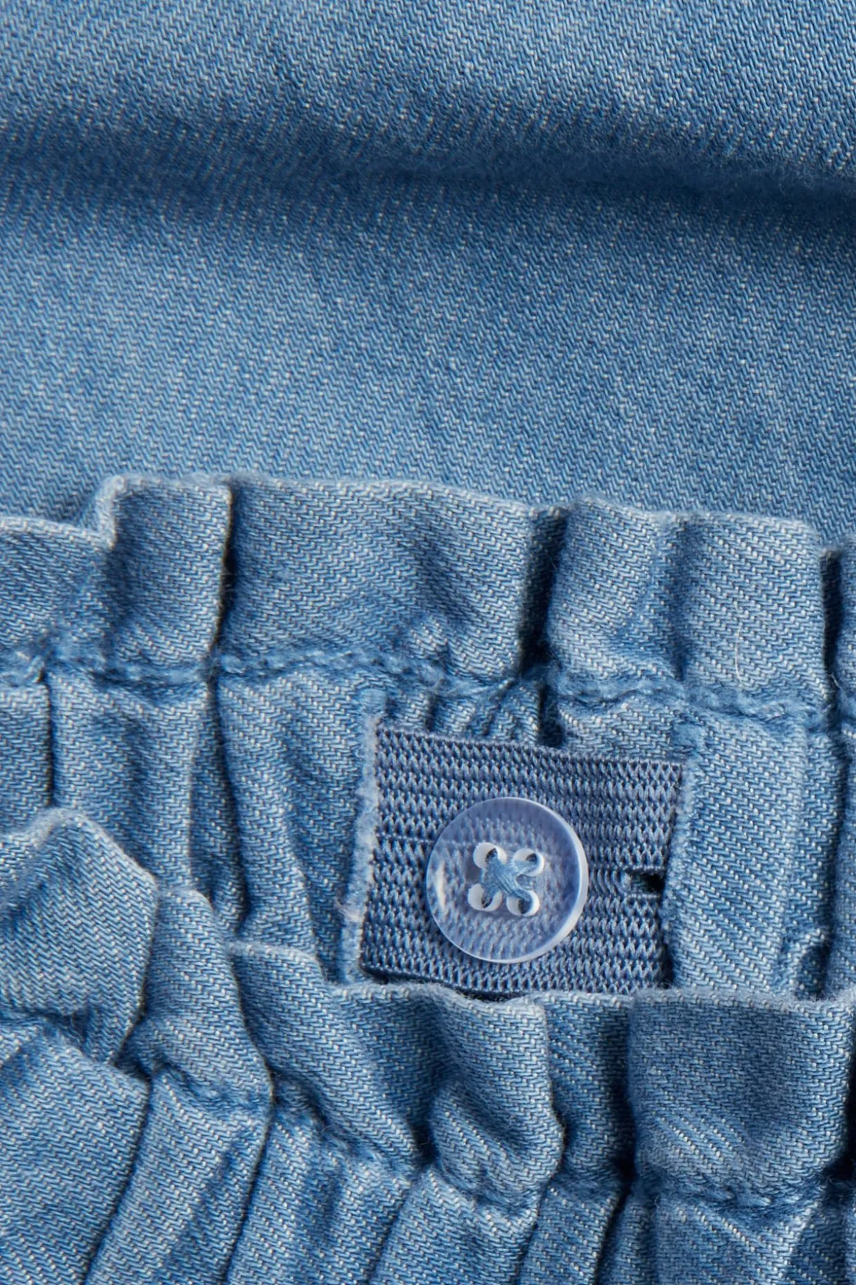 Shorts i vävd denim