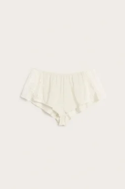 Shorts med spets