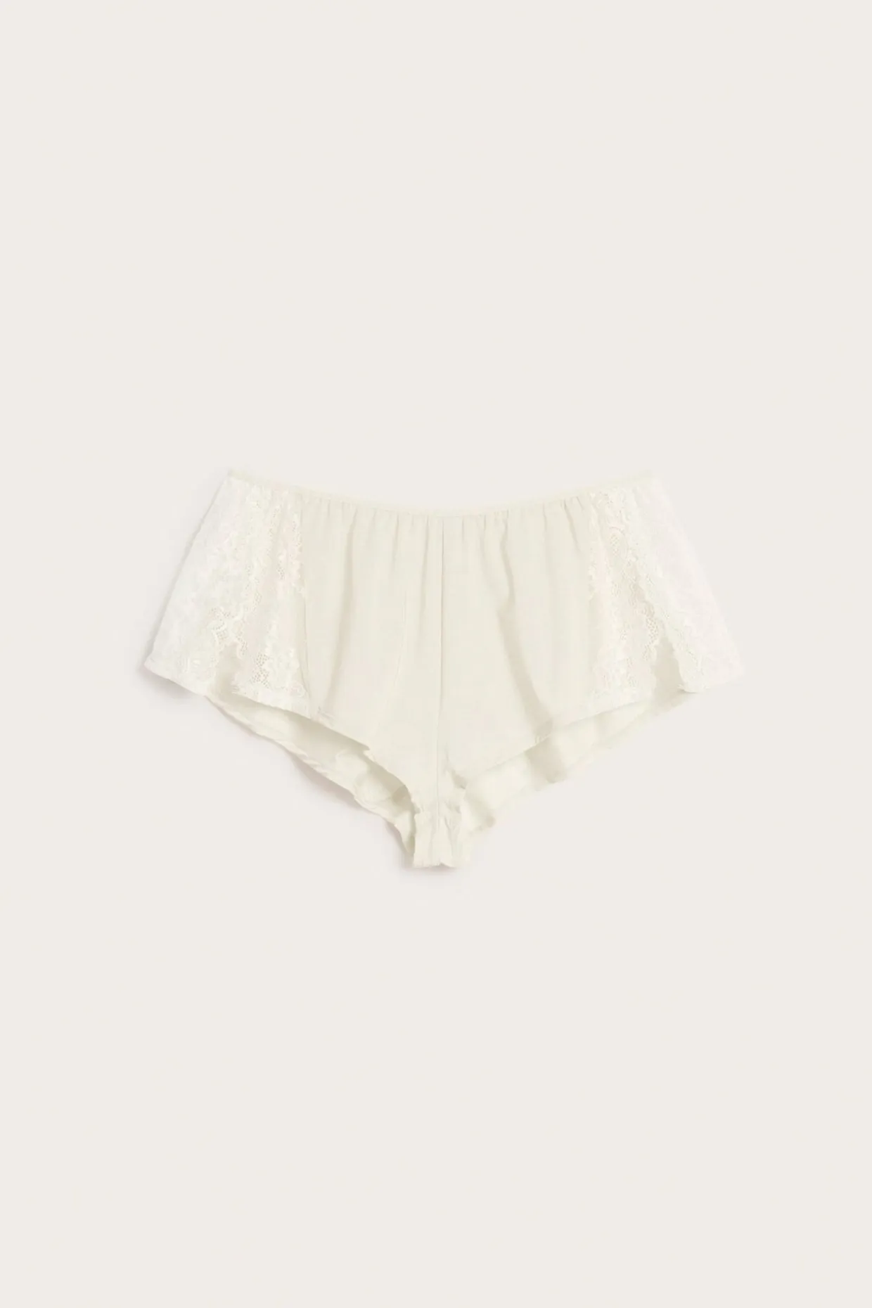 Shorts med spets