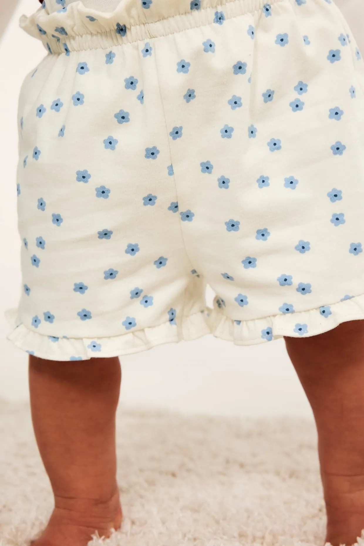 Shorts med volang