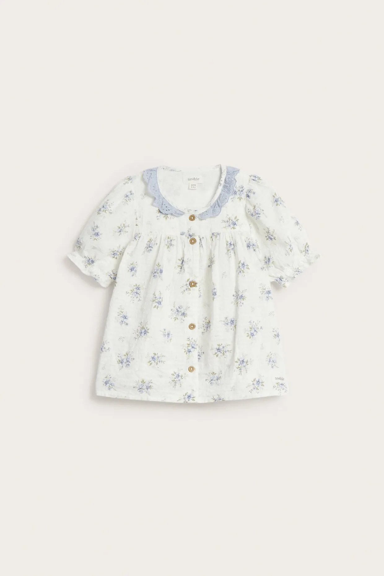 Småblommig kortärmad blus