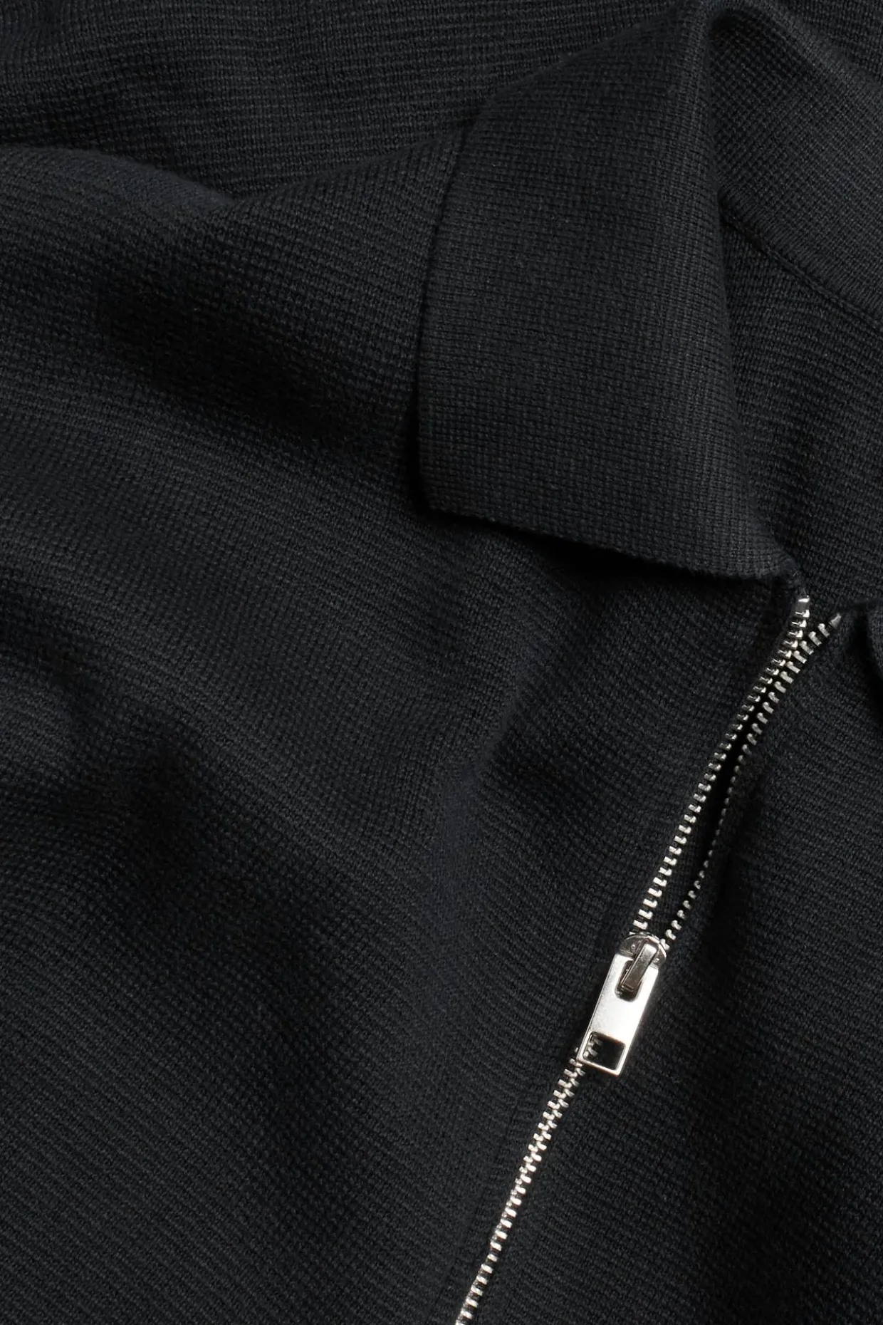 Stickad cardigan med dragkedja