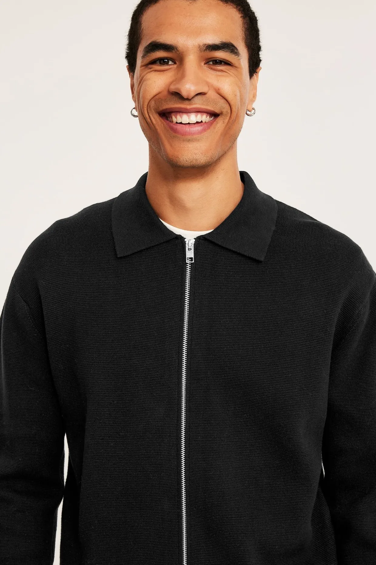 Stickad cardigan med dragkedja