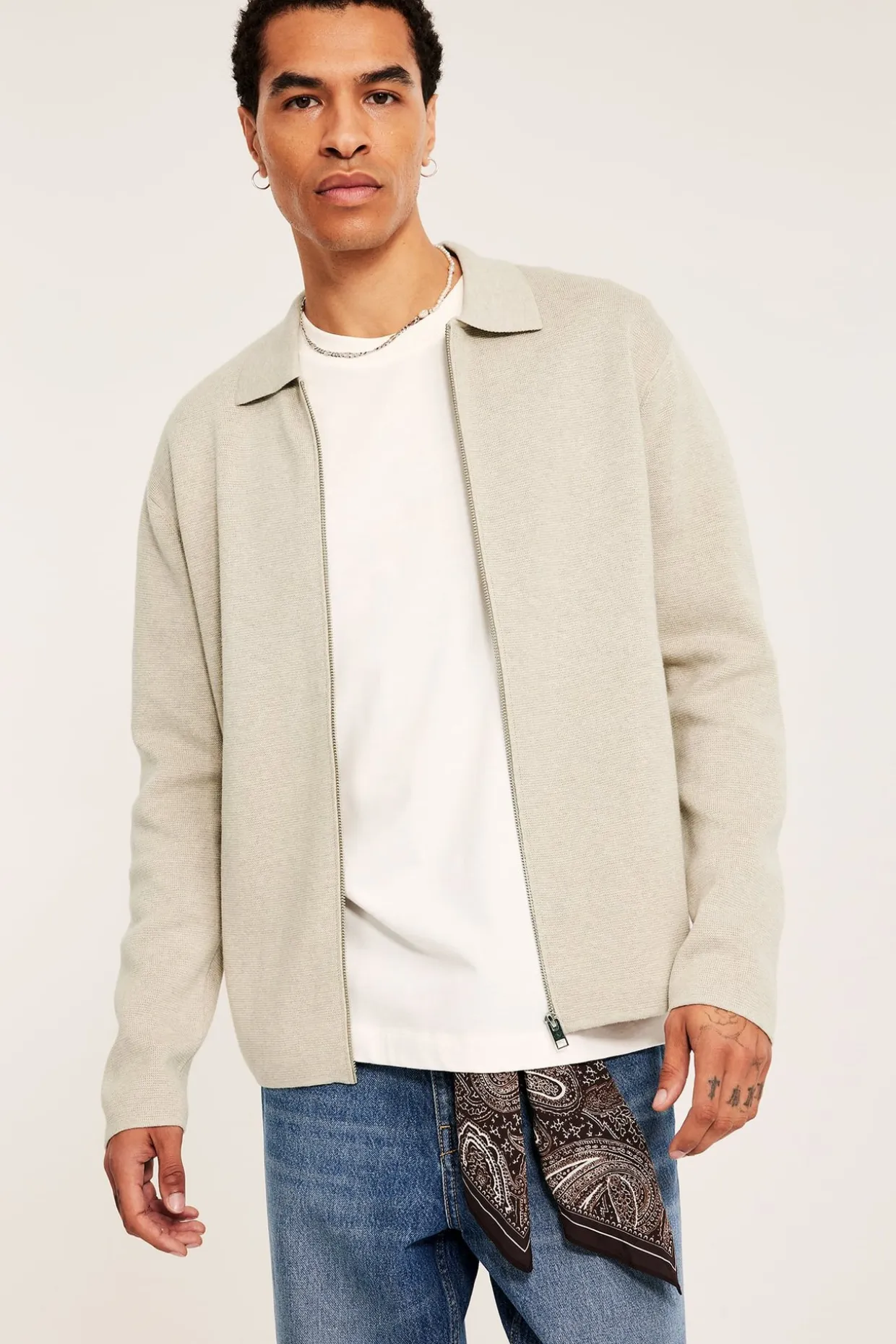 Stickad cardigan med dragkedja