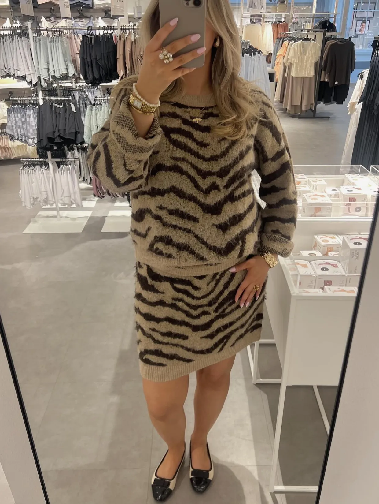 Stickad kjol i zebra mönster