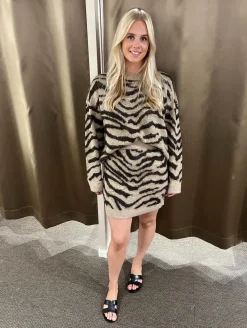 Stickad kjol i zebra mönster