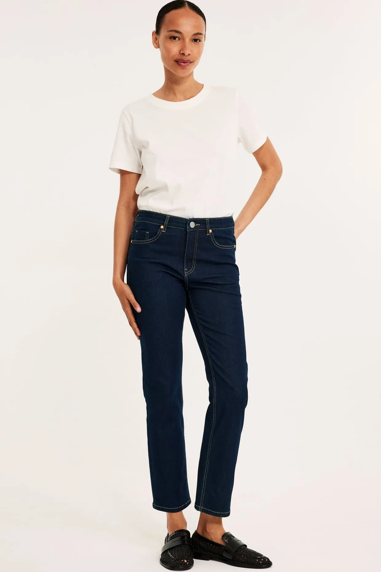 Straight jeans mid waist short leg