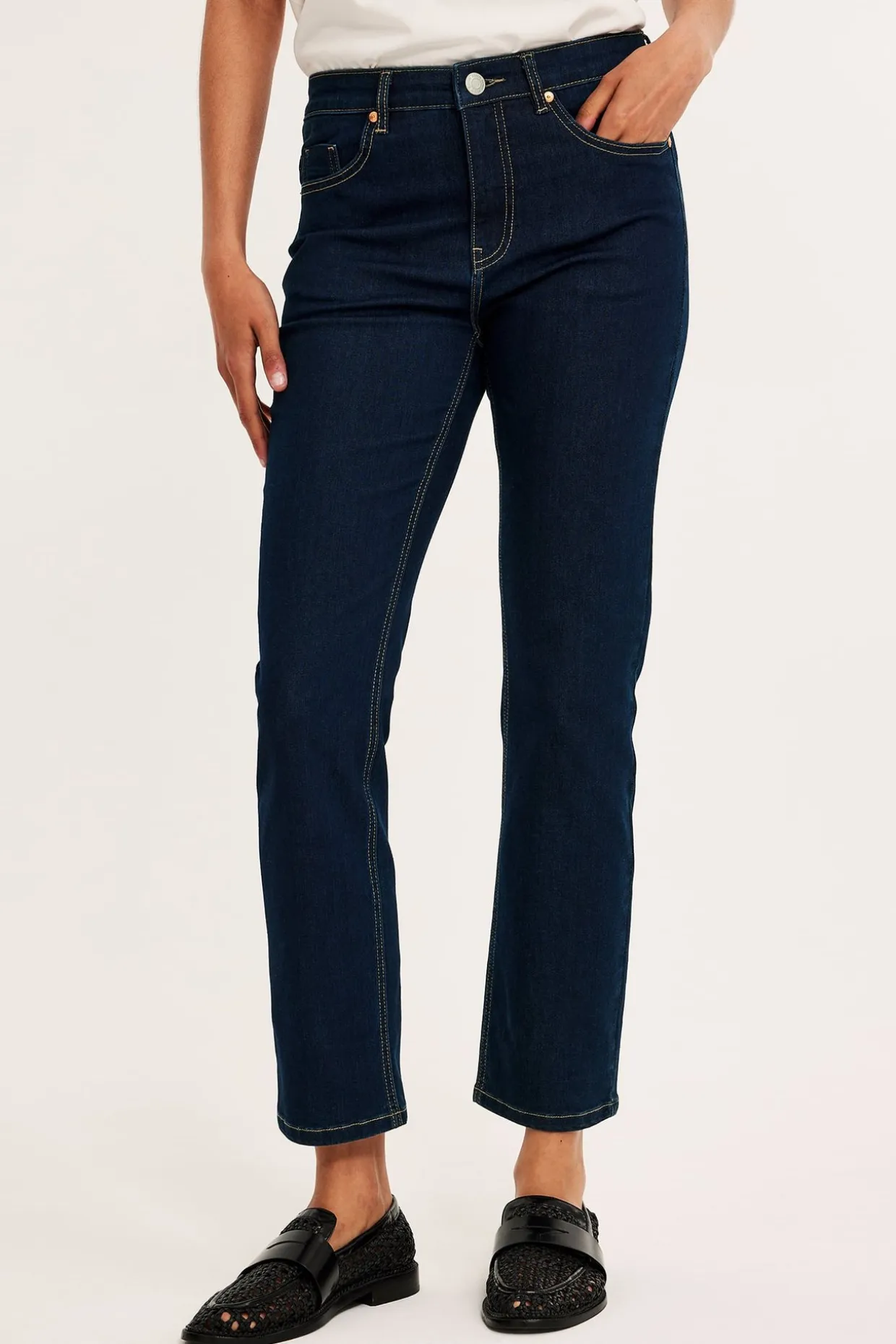 Straight jeans mid waist short leg