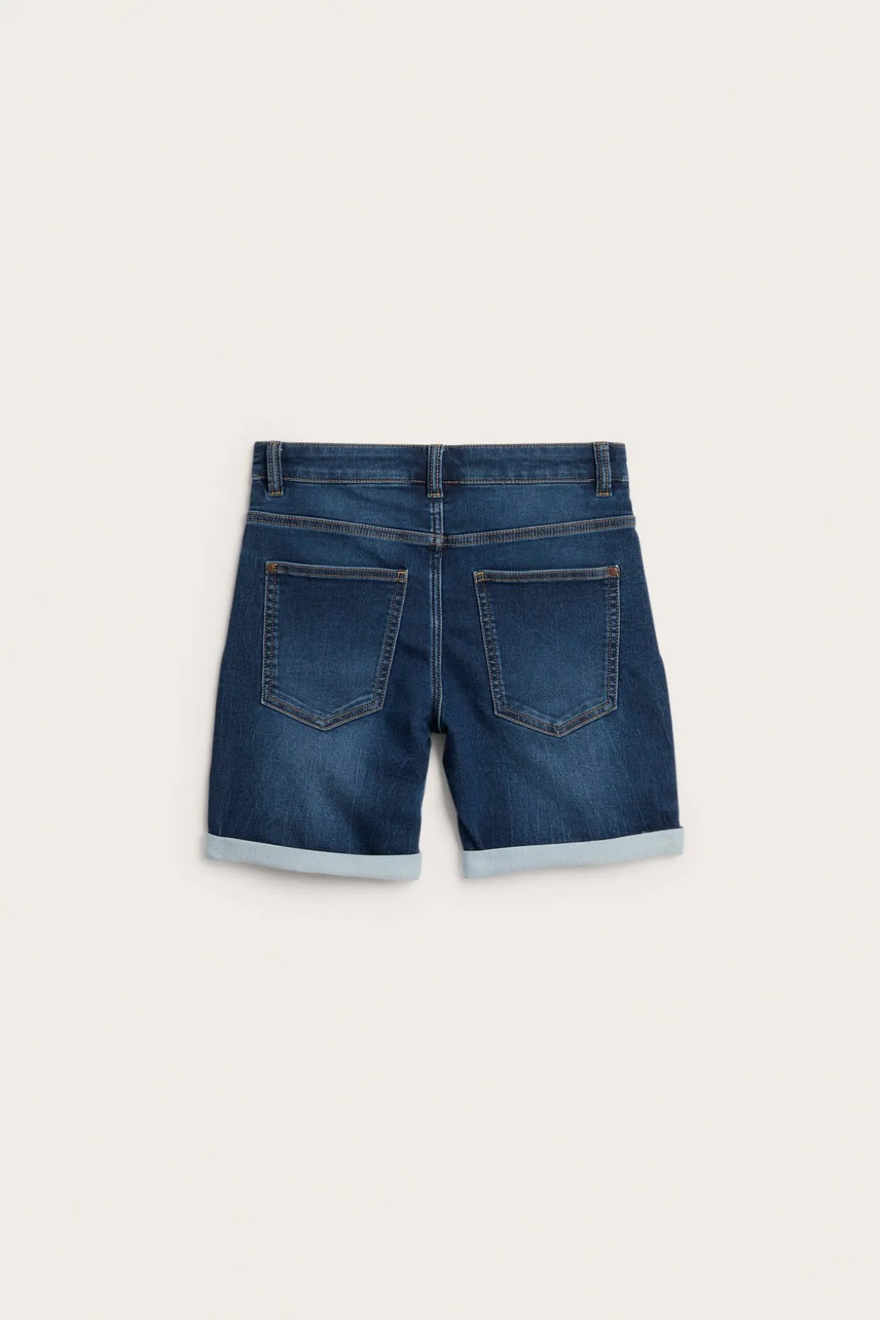 Stretchiga jeansshorts i joggerdenim