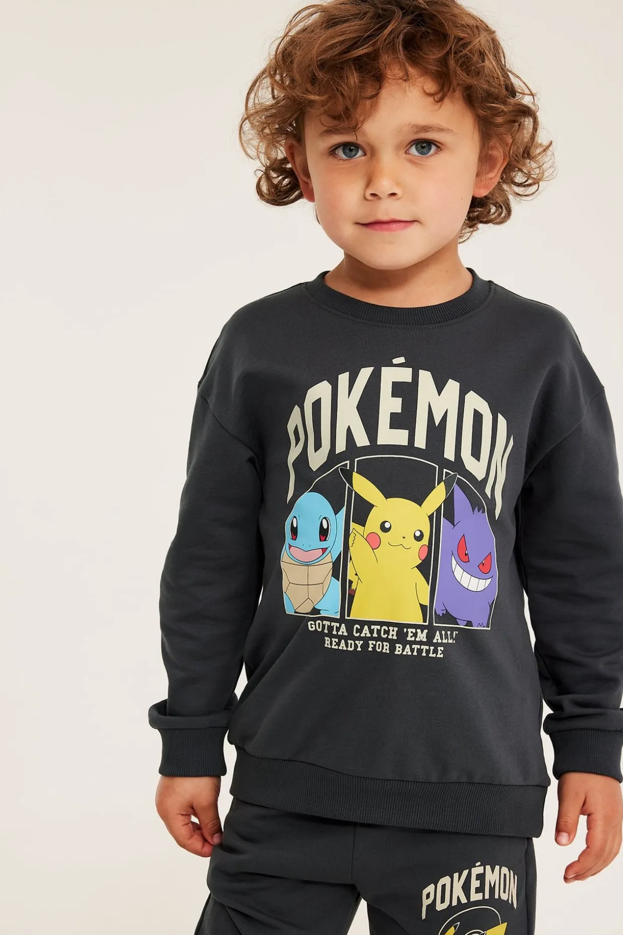 Sweashirt med Pokémonmotiv