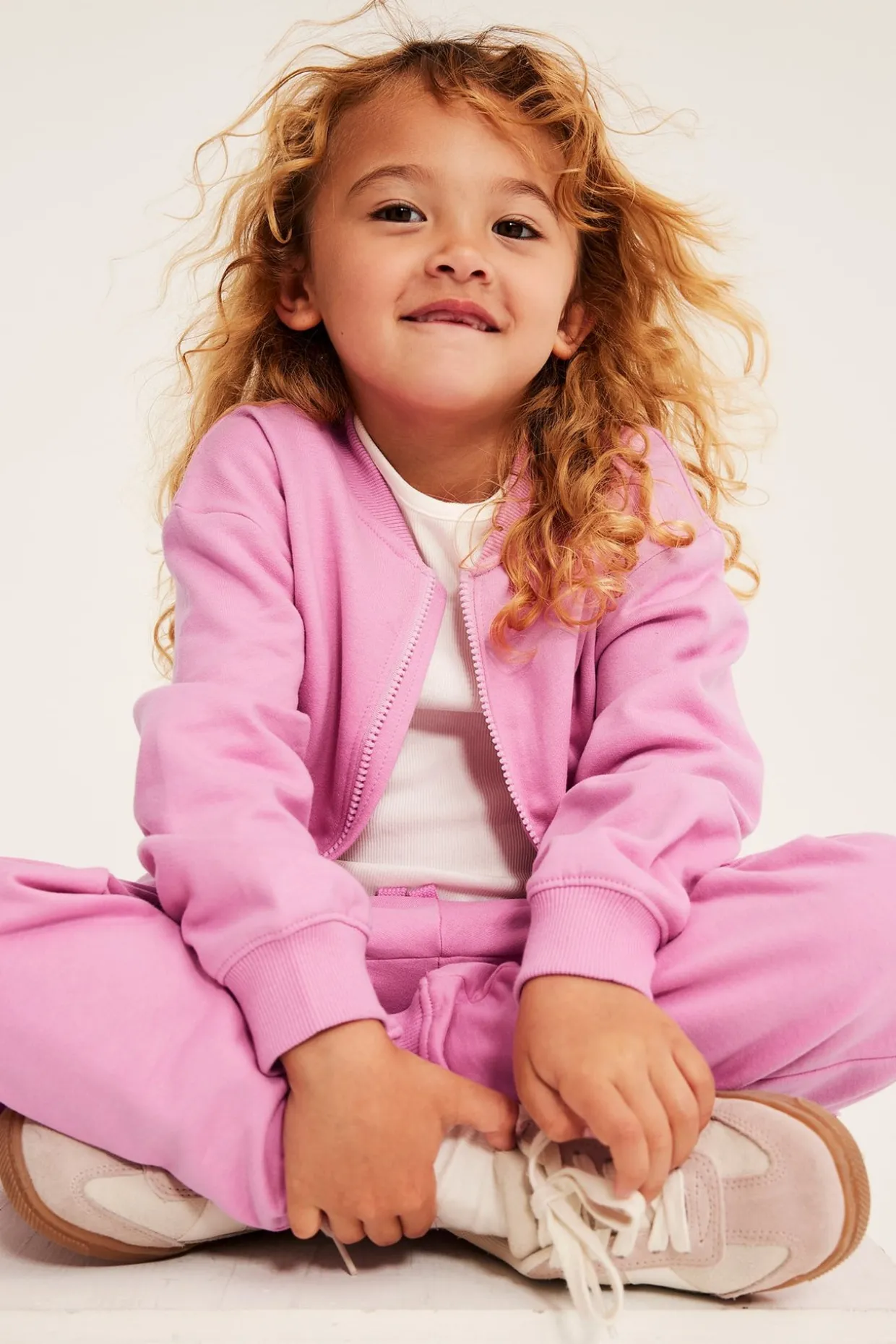 Sweatshirt med dragkedja