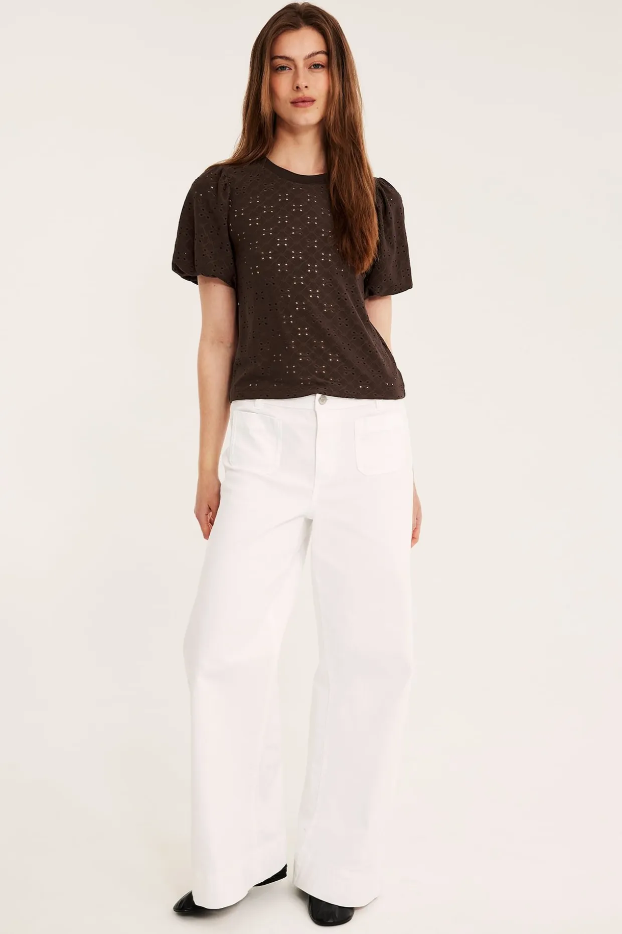Topp med broderie anglaise