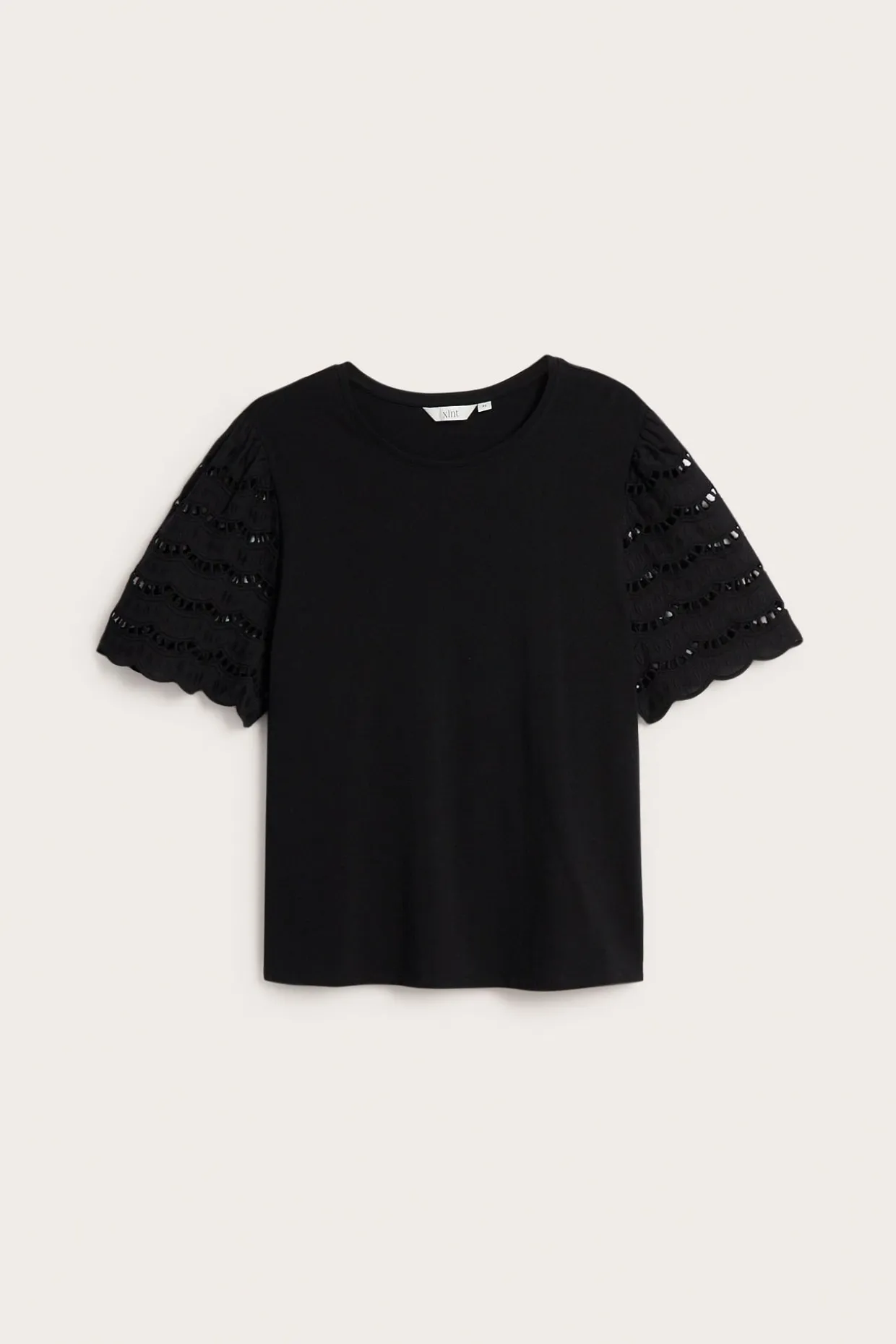 Topp med ärm i broderie anglaise