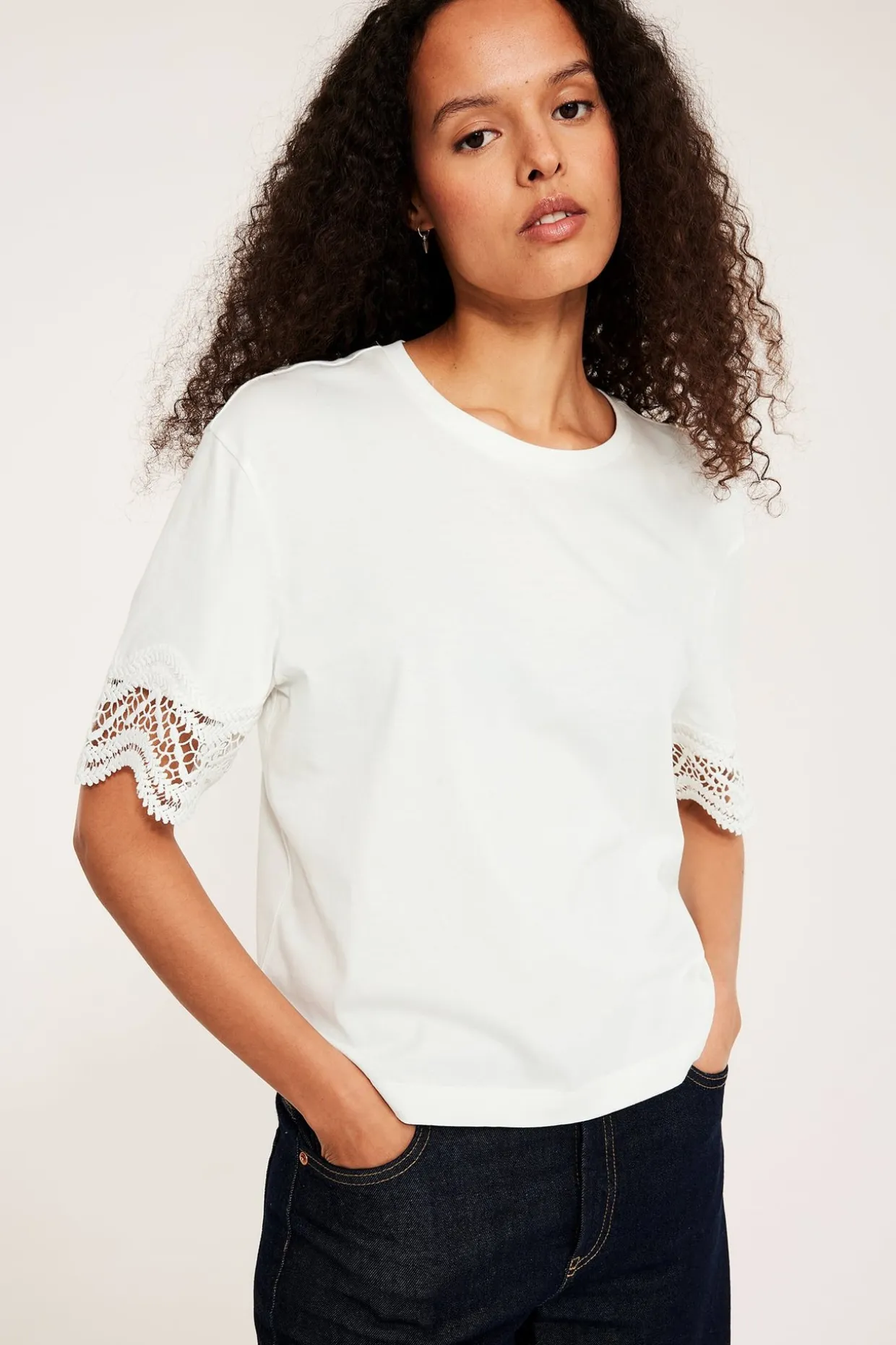 T-shirt med spets