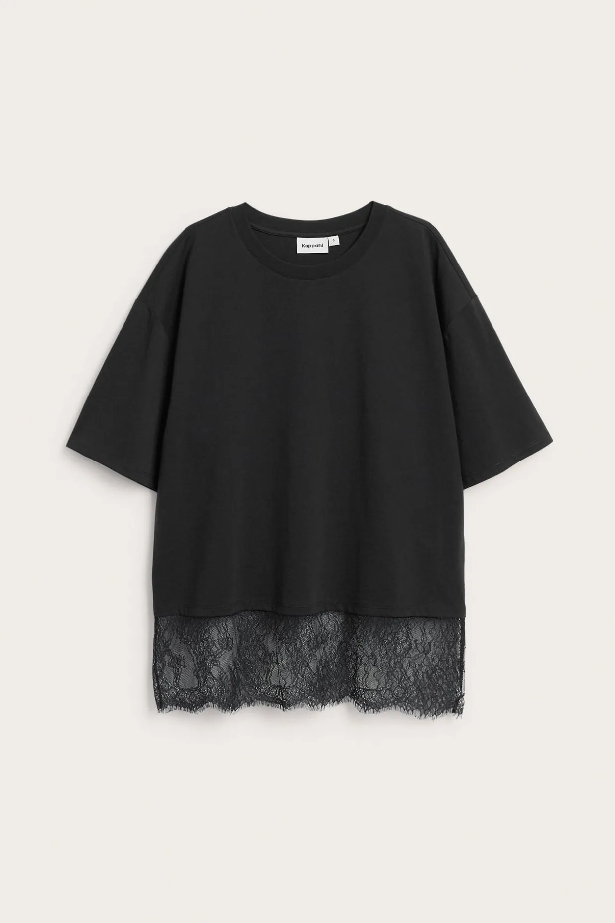 T-shirt med spetskant
