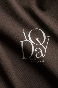 T-shirt med tryck "Today"