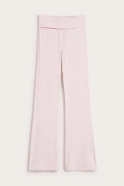 Utsvängda yoga pants