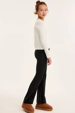 Utsvängda yoga pants