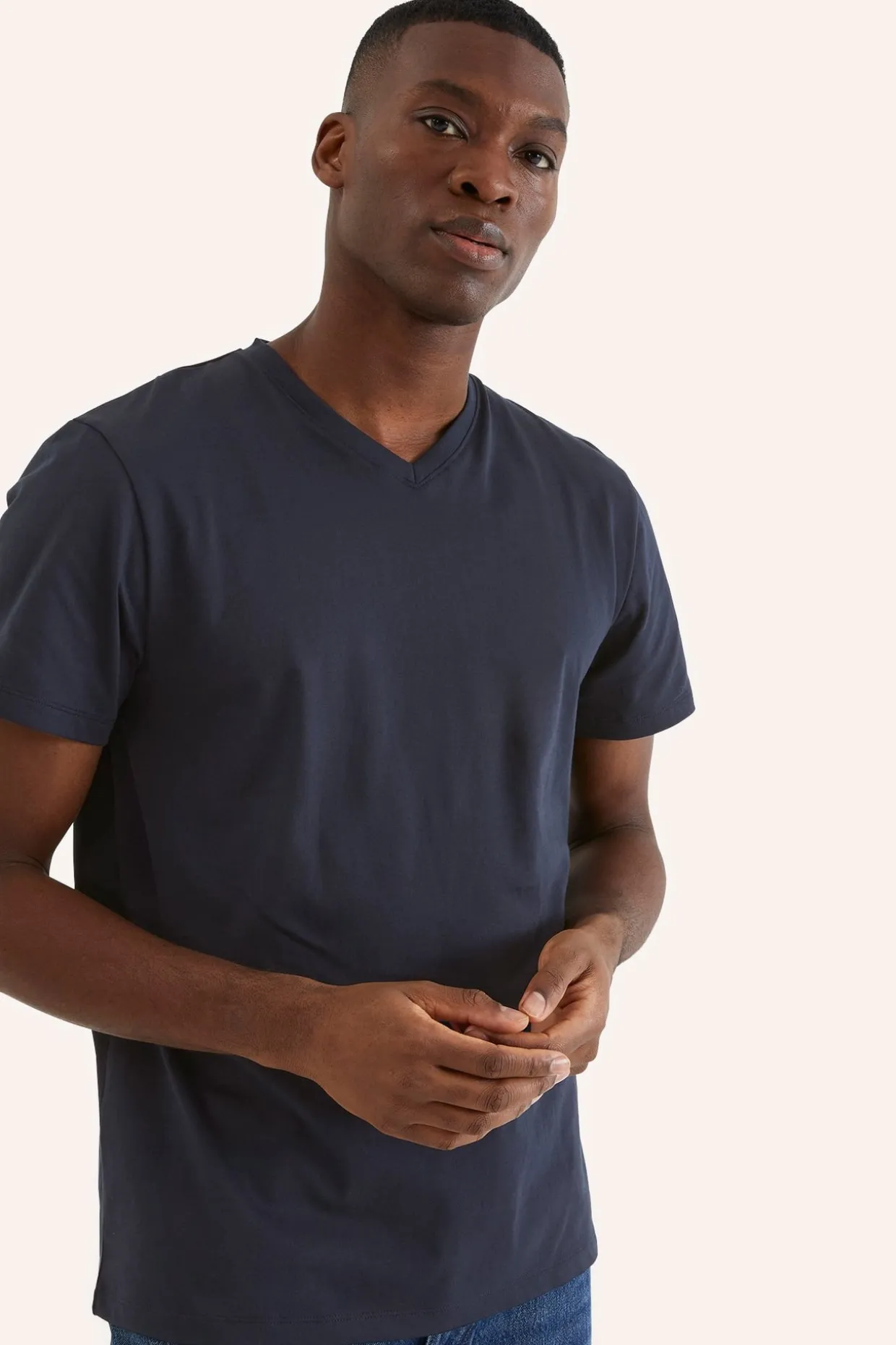 V-ringad t-shirt i bomull