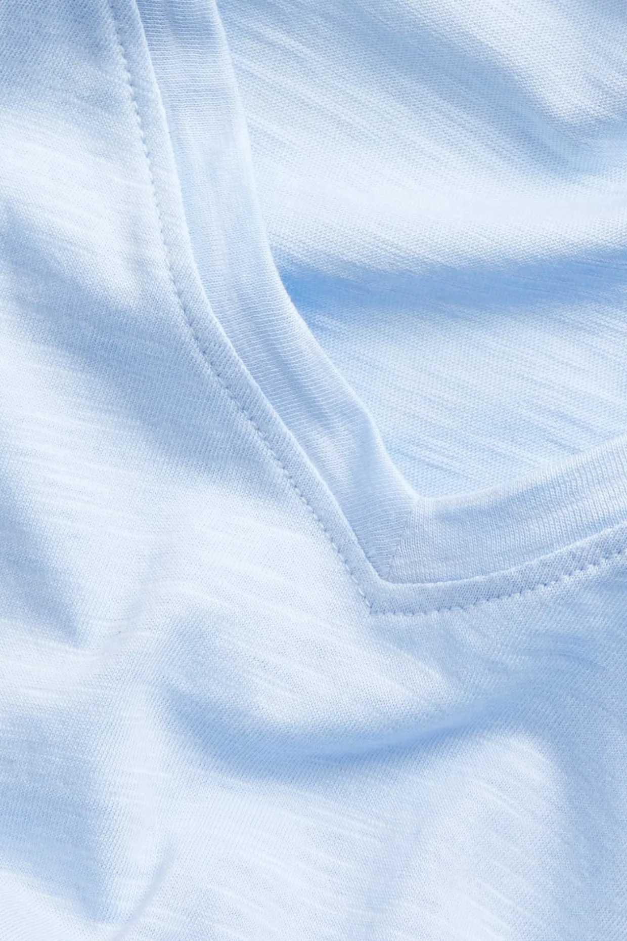 V-ringad t-shirt i bomull