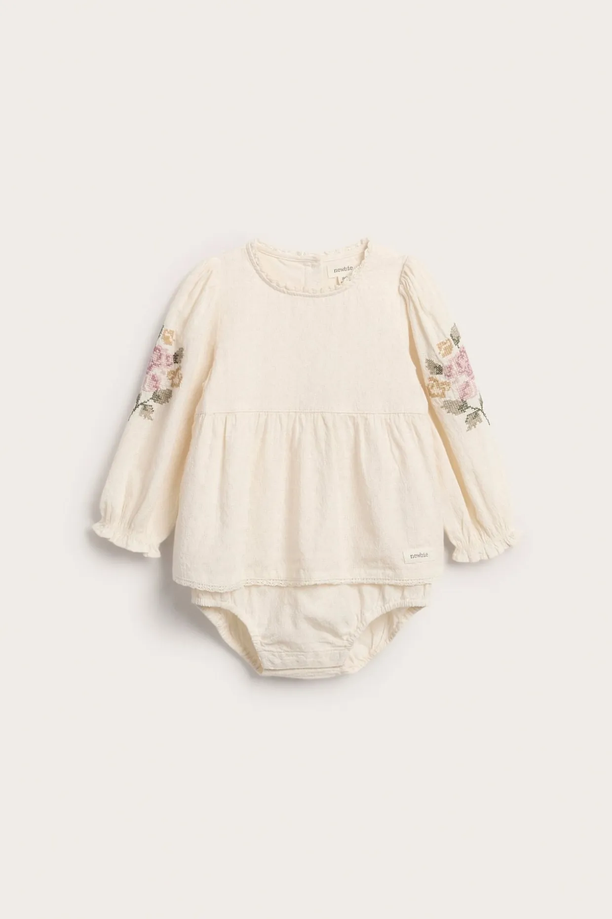 Vävd body med blombroderi