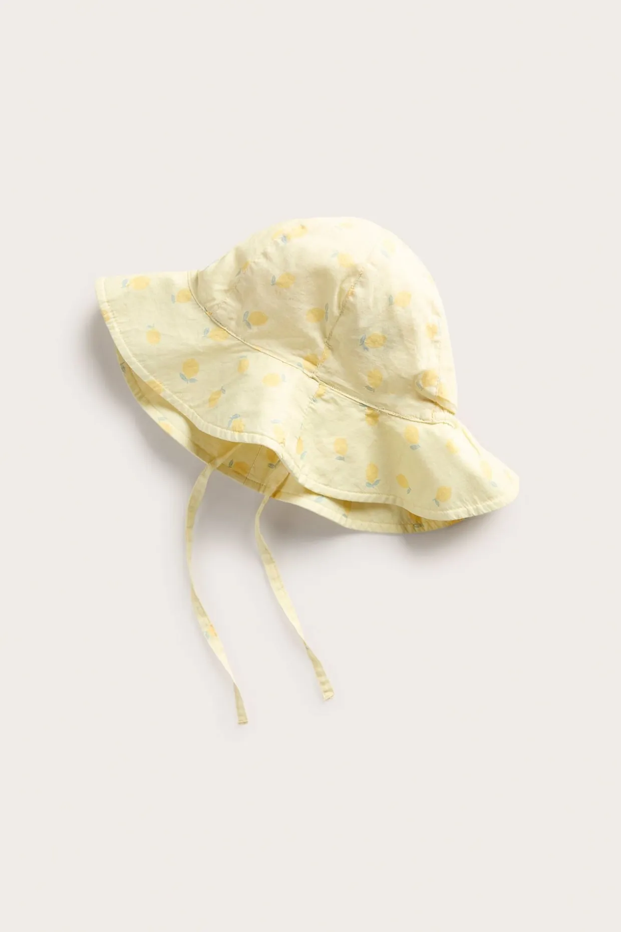 Vävd solhatt med citroner